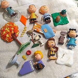 25 piece Peanuts gang set